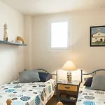 Apartment Lets Holidays In The Old Town Tossa 2 *